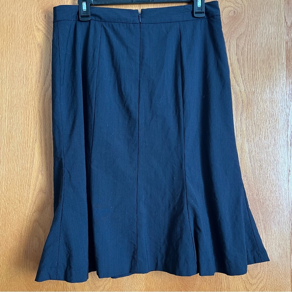 Banana Republic size 8 gray pinstriped wool blend skirt - Picture 10 of 10